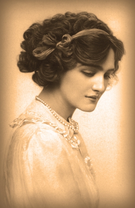 4638944_chica_vintage_sepia.jpg