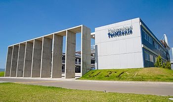 350px-Universidad_Tec_Milenio.jpg.5561138ae05a44b5cfe9c311b32cc7e8.jpg
