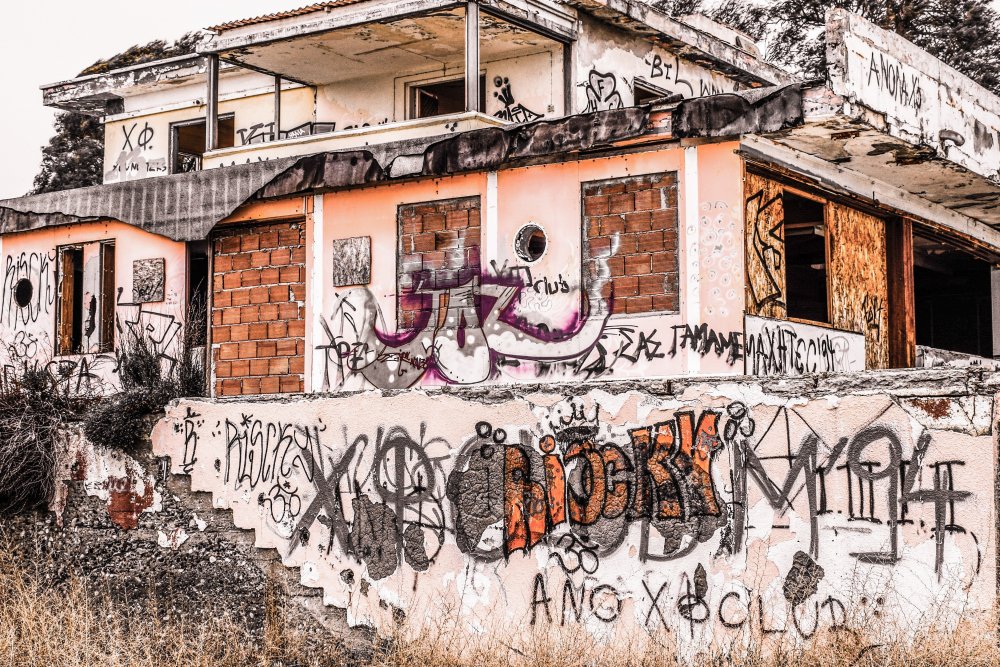 street-building-wall-abandoned-dirty-grunge-decay-ruin-graffiti-art-creepy-destruction-damaged-cyprus-neighbourhood-larnaca-urban-area-1395329.thumb.jpg.875e339a40e25b567b506aca430d9473.jpg