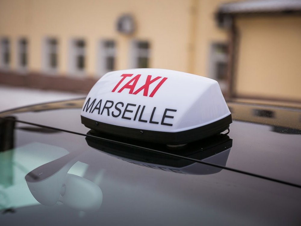 shashki-taxi-marseille-v2-1024-1.thumb.jpg.da55521b2de3704d650ea9079cd94c99.jpg