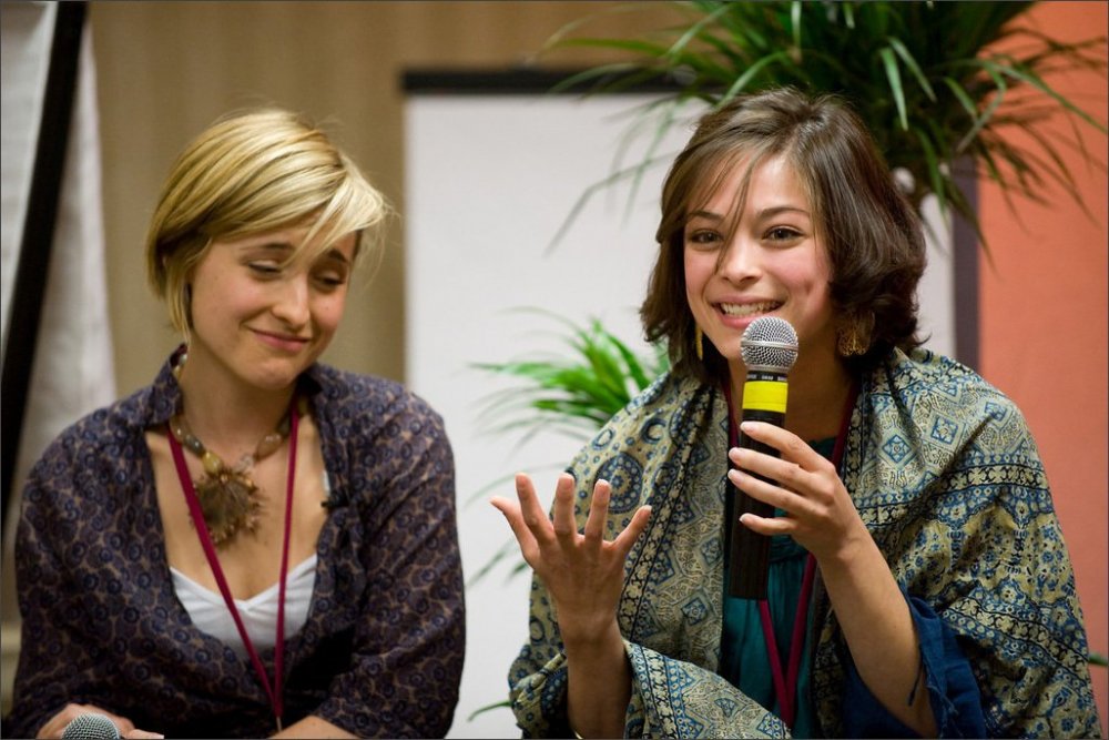 World-Ethical-Foundations-Consortium-2009-allison-mack-8486579-1026-684.thumb.jpg.5f5c9ba09e27005a82dc3de77c073967.jpg