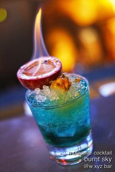 a03288c5b598c99dc1187268b4bda46b--molecular-cocktails-molecular-gastronomy.jpg.8fdf64550077bf11b6cf333e81f0747c.jpg