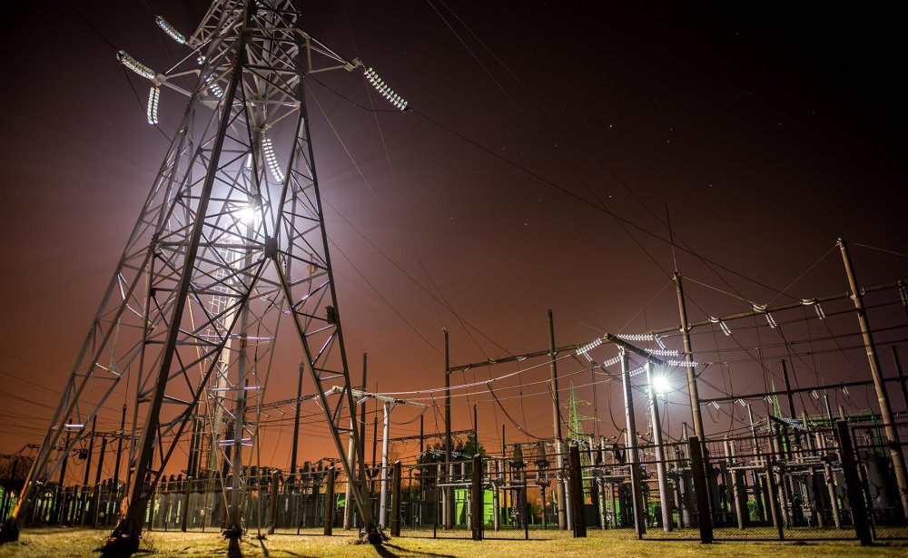 electrical-substation-night.thumb.jpg.6cf5ddd0890ea9cea2ed63216a5944eb.jpg