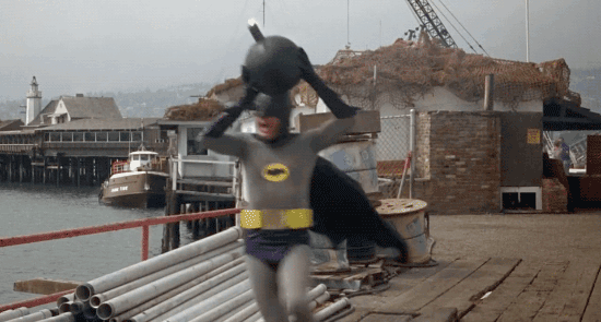 batman-bomb-gif-6.gif.f1699c01b138fc0431584eaefbbd4470.gif