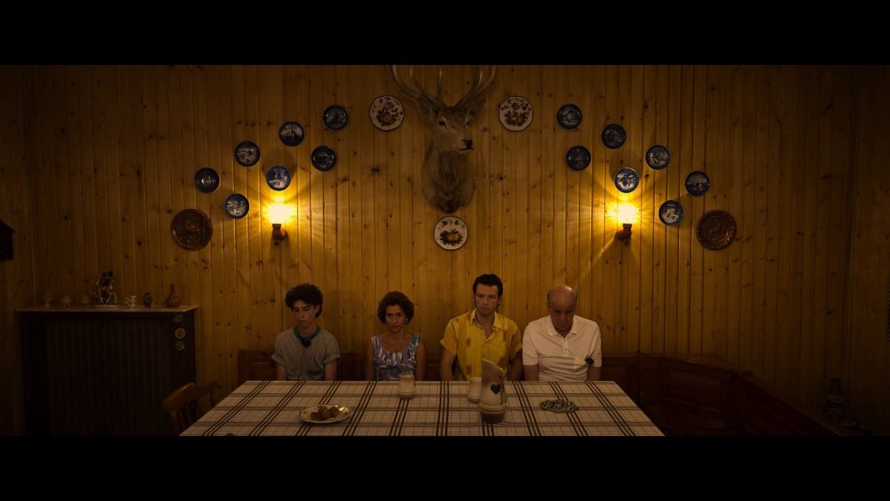 È stata la mano di Dio.mkv_snapshot_00.41.26.060.jpg