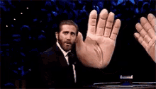 jake-gyllenhaal-hi.gif.d73123e83f8f9704c67da8f9439359b8.gif