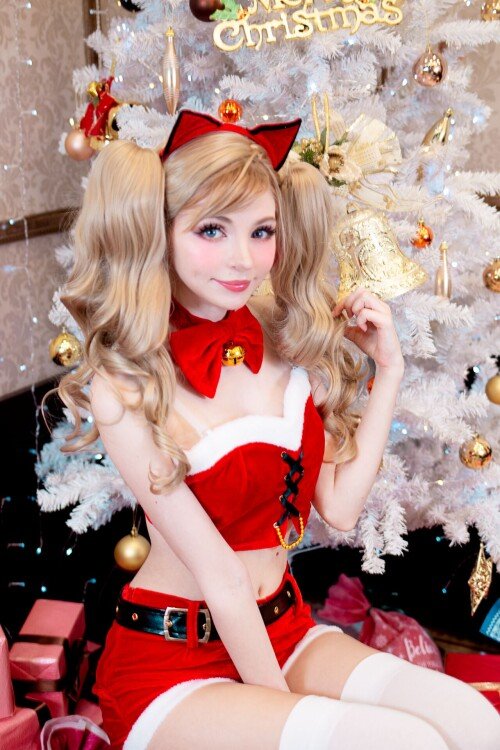 Ann-Tamaki-Christmas-HQ-4276b2a8da2449fbd_md.jpg.81c65a4bd8c027c9d7bef3a598b309e3.jpg
