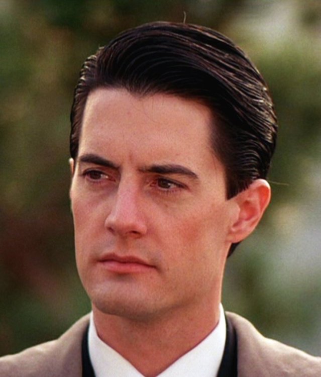 714309625_KyleMacLachlan2.thumb.jpg.48cdd8e67fbe85c99e14ee5f69e9ac44.jpg