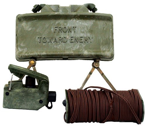 US_M18a1_claymore_mine.jpg.a3539365c128131b139db0a99b1052a6.jpg.d75720f674347be613170e5a9d394d29.jpg