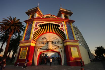 Melbourne_Luna_Park(flickr_douglasmizzi).jpg